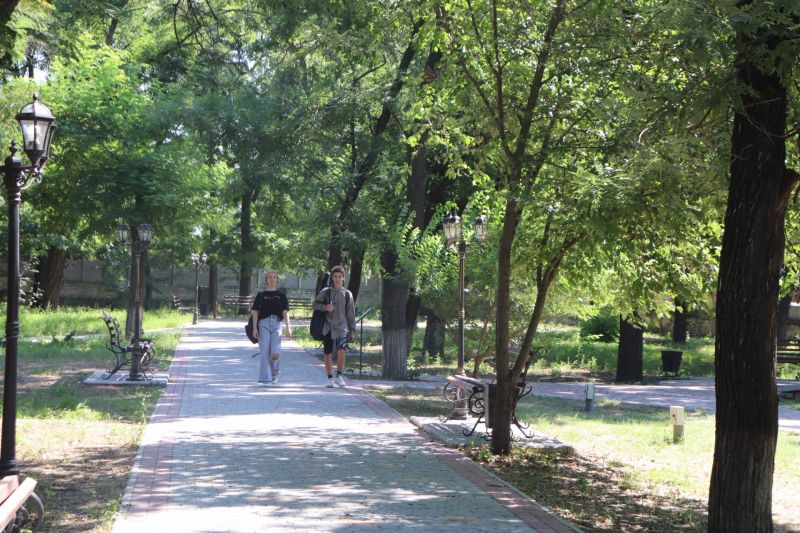 Паркове містечко Херсонського державного університету змінюється щодня1