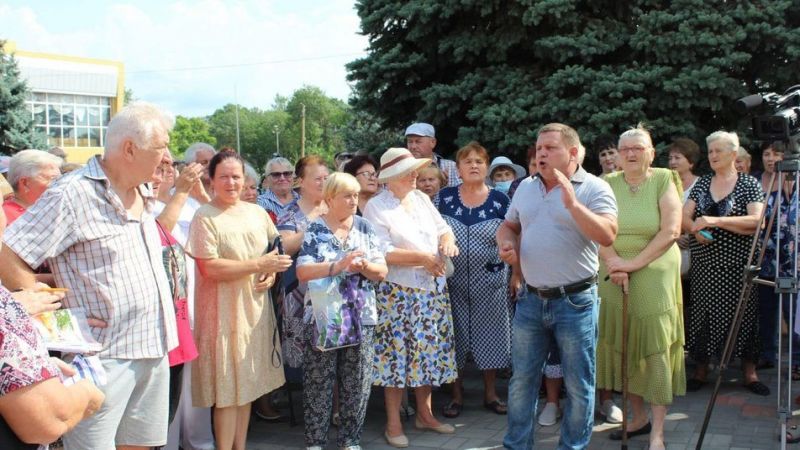 У селищі Новотроїцькому на Херсонщині відбулася стихійна акція протесту5