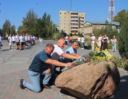 Бігли за героїв: у Скадовську відбувся пробіг пам’яті загиблих захисників