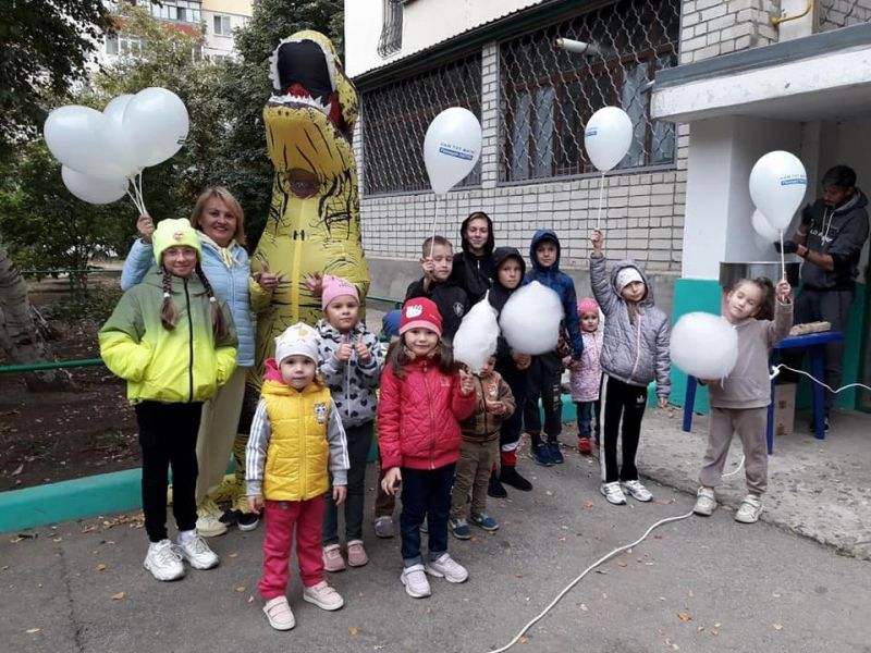 У Новій Каховці новий ігровий майданчик відкривали з динозавром — новости херсона2