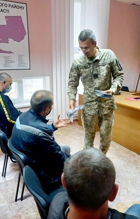 Представники Збройних сил України зустрілись з безробітними Скадовщини