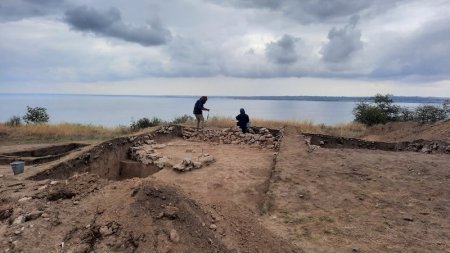 Розкопали житло, прикраси, кераміку: на Херсонщині археологи дослідили поселення I ст. до нашої ери