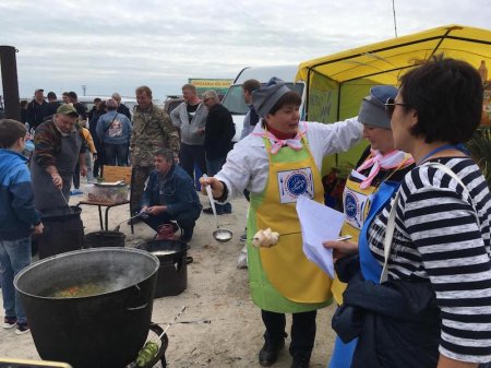 У Скадовську відбувся фестиваль «Смажений бичок» (відео)