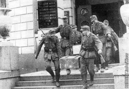«Випалена земля»: 24 вересня 1941 року НКВД та червоноармійці почали знищувати Хрещатик