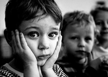 Поради запоріжцям: як допомогти дитині не боятися сирени й гучного гуркоту | Запорозька