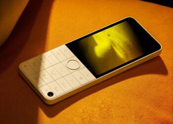 Флагман в мире кнопочных телефонов: Xiaomi готовит к выходу Qin F22 Pro с чипом MediaTek Helio G85, фронтальной камерой и Android 12