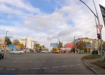 Кіровоградщина: Як водії порушують правила проїзду перехресть (ВІДЕОДОБІРКА)