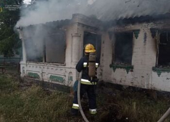 Кіровоградщина: У Малій Висці зайнялася покинута будівля