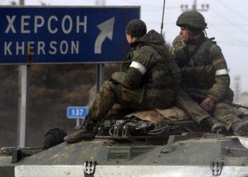 На окупованій Херсонщині загарбники починають карати людей за гривневу готівку