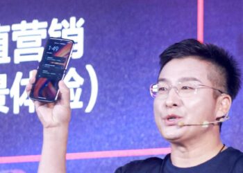 Слух: Motorola отложила презентацию «раскладушки» Moto RAZR 2022