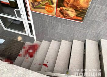 Смерть серед білого дня: у Рівному вбили чоловіка (+ФОТО)