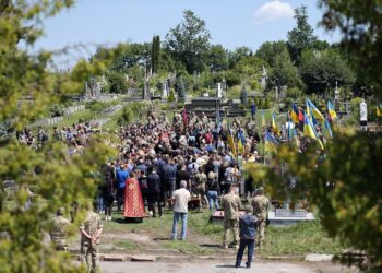 Тернопільщина попрощалась із 11 захисникам України — Тернопільські новини
