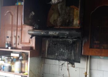 У Рівному патрульні загасили загоряння в квартирі