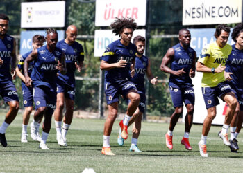 В стане соперника. «Фенербахче» тренируется без троих своих футболистов (17 июля 2022 г.) — Новости футбола