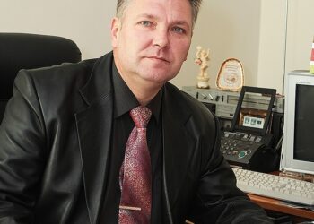 Вітання міського голови Сергія Надала заслуженому діячу мистецтв України Івану Шелепу з нагоди ювілею