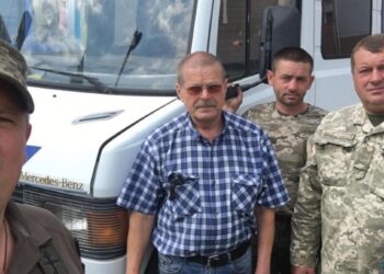 Волонтери з Володимиреччини передали бус на потреби ЗСУ