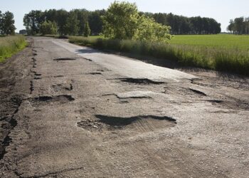 На Сокальщині “поремонтують” дороги. Десь за пів мільйона, а десь – за 10 тис грн – Новини Львова та області