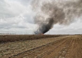 Окупанти з мінометів розстріляли мікроавтобус з людьми, що їхали на Дніпропетровщину: троє загинуло
