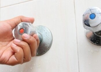 Через аварію на колекторі теплових мереж частина будинків у Тернополі залишиться без гарячої води