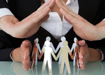 Чи оподатковується одноразова допомога, яка виплачується працівнику при переїзді в іншу місцевість у зв’язку зі зміною місця роботи?