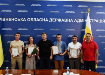 До Дня молоді нагородили художника, музиканта і волонтерів Рівненщини