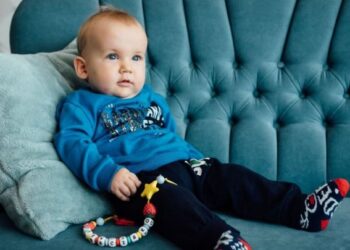 Хлопчик з Рівненщини, що хворіє СМА, виграв чарівний укол