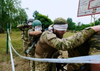 Як 121 бригада тероборони Кіровоградщини проходила навчання з досвідченими інструкторами (ФОТО)