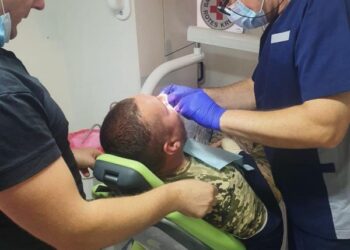 Лікарі-волонтери уже розпочали надавати необхідну стоматологічну допомогу тернопільським бійцям на передовій