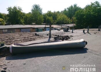 Могла вибухнути в будь яку мить: у гаражах Марганця знайшли небезпечний фрагмент рашистської ракети (ФОТО) |   — новости Днепра