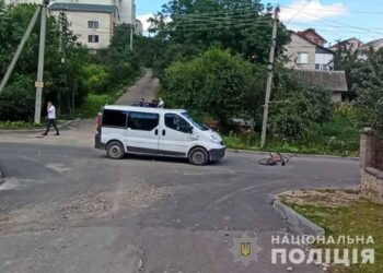 На Тернопільщині автомобіль збив 12-річного хлопчика: фото — Тернопільські новини