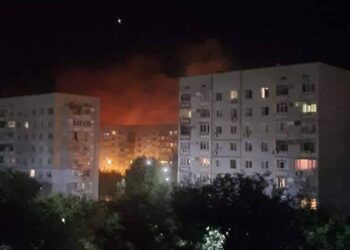 Окупанти обстріляли в Енергодарі житлові квартали, потрапивши в одну з квартир