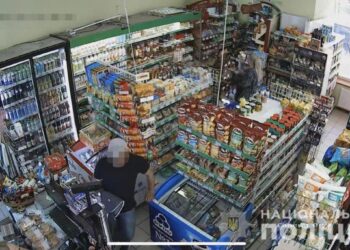 Попався вдруге: поліція встановила крадія товару у рівненському супермаркеті