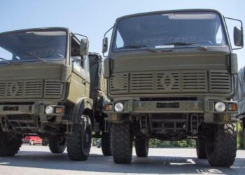 Шість вантажівок і п’ять джипів: міська влада передала чергову партію автомобілів на фронт |   — новости Днепра