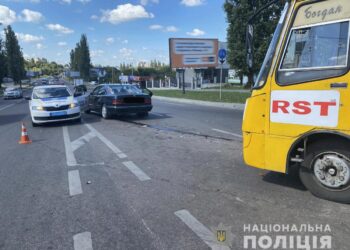 У Рівному в ДТП травмувалося троє пасажирок маршрутки (ФОТО)
