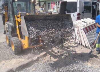 У різних мікрорайонах Тернополя тривають локальні поточні ремонти дорожнього покриття