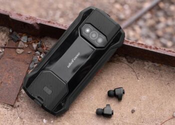 Ulefone Armor 15 – первый в мире защищённый смартфон с интегрированными беспроводными наушниками