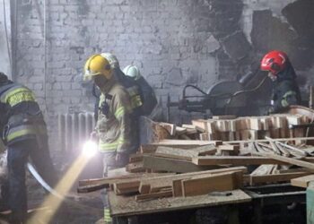 В Дніпрі горів столярний цех |   — новости Днепра