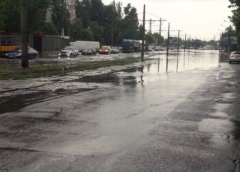 В Одессе масштабный дождь привел к затоплениям | Одеський Монітор