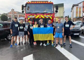 З «Україною у серці»: рятувальники Рівненщини взяли участь у благодійному забігу на підтримку ЗСУ