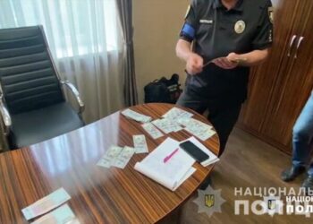 Запропонував поліцейському 10 тисяч доларів: на Одещині розповсюджувач порнографії хотів відкупитися від покарання — Новини Одеської області