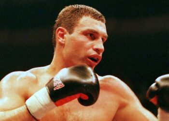 Кличко сенсационно сдался в бою с американцем. И тут же публично покаялся