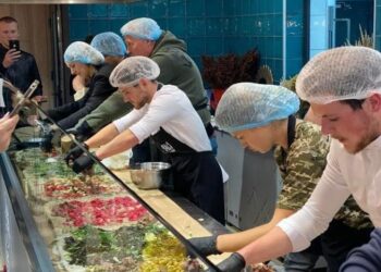 У Червонограді встановили рекорд України – приготували 5-ти метрову паляницю – Новини Львова та області