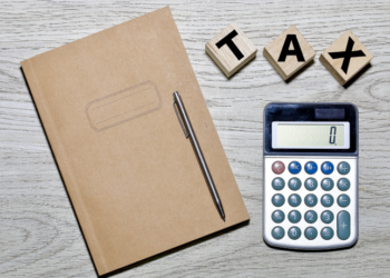 Чи є базою нарахування єдиного внеску компенсація, нарахована роботодавцем, працівнику за невикористану щорічну відпустку?