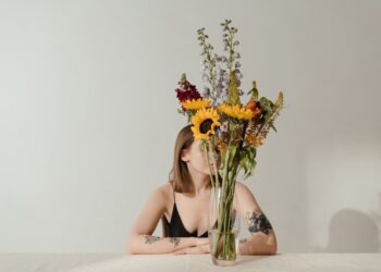 Доставка квітів у Одесі та Києві: як замовити | Одеський Кур’єр