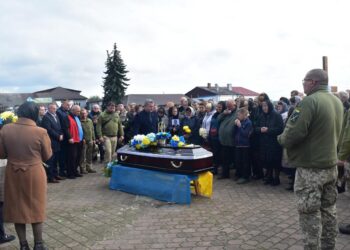 Дубенчани віддали останню шану земляку — Герою Сергію Манелюку (ФОТО)