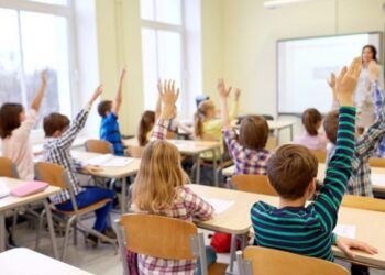 Голова ОДА записав екстрене повідомлення для учнів та вчителів