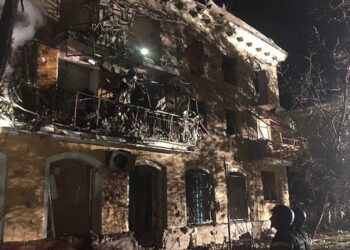 Кількість поранених внаслідок обстрілу запорізького будинку виросла до 9 чоловік (Фото)