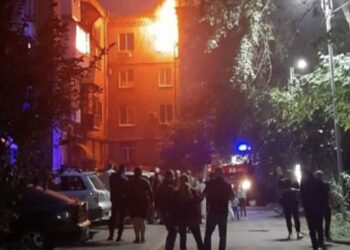 На бульварі Шевченко горіла квартира: є постраждалі