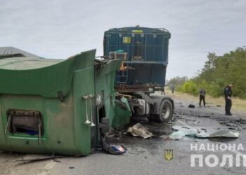 На трасі Одеса-Рені фура зіткнулася з мікроавтобусом: водії загинули — Новини Одеської області