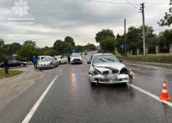 Під Тернополем сталась ДТП: є потерпілі (фото) — Тернопільські новини